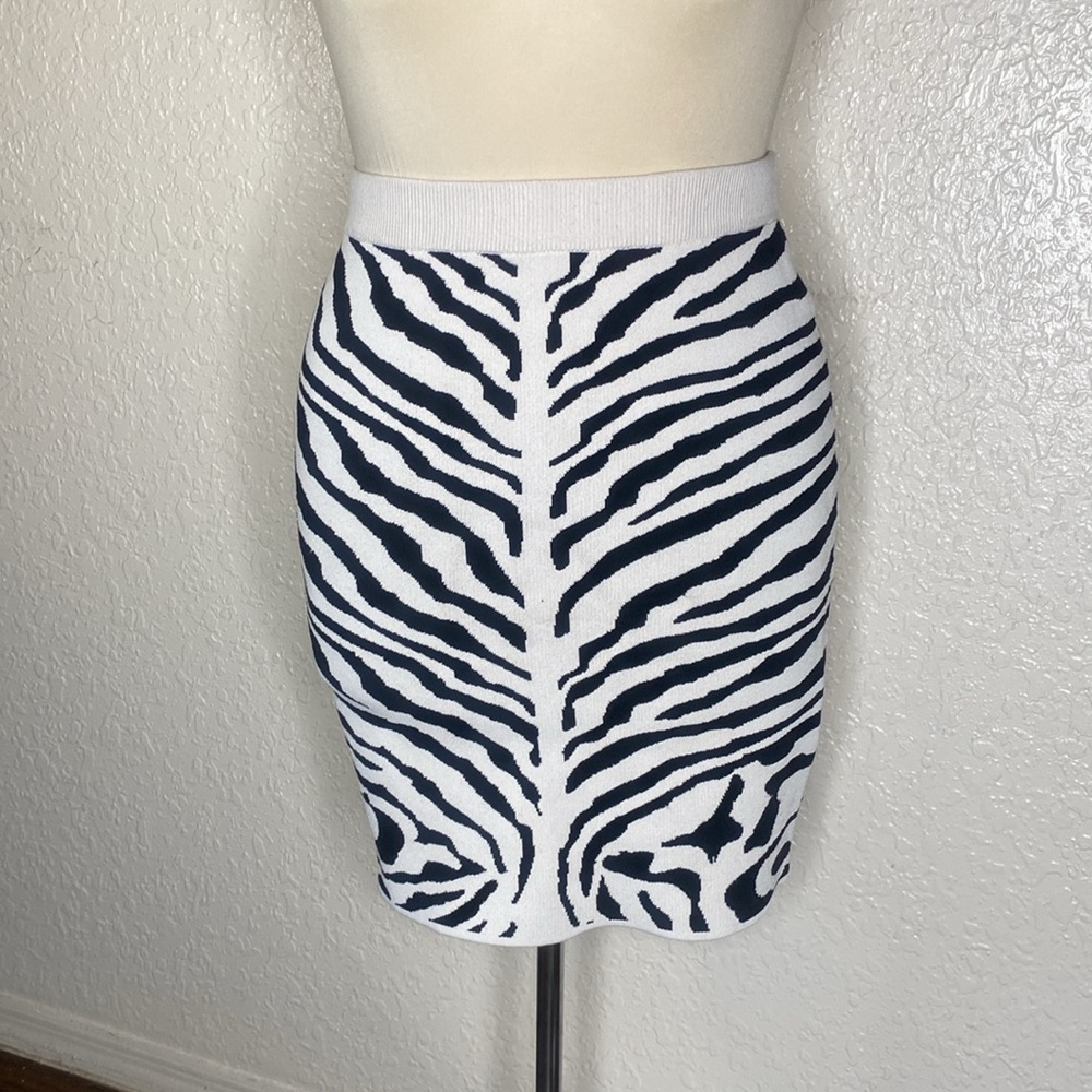 Bebe sexy skirt - Picture 3 of 6
